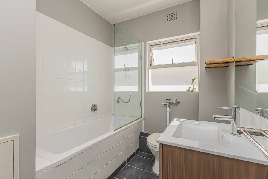 2 Bedroom Property for Sale in Sea Point Western Cape